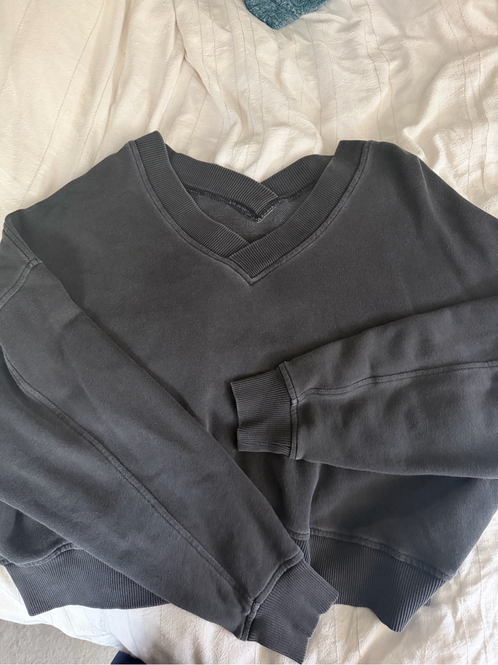 aerie Off-The-Shoulder Sweatshirt in Charcoal Gray